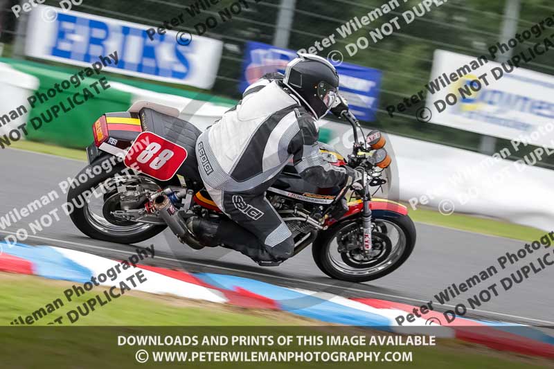 Vintage motorcycle club;eventdigitalimages;mallory park;mallory park trackday photographs;no limits trackdays;peter wileman photography;trackday digital images;trackday photos;vmcc festival 1000 bikes photographs